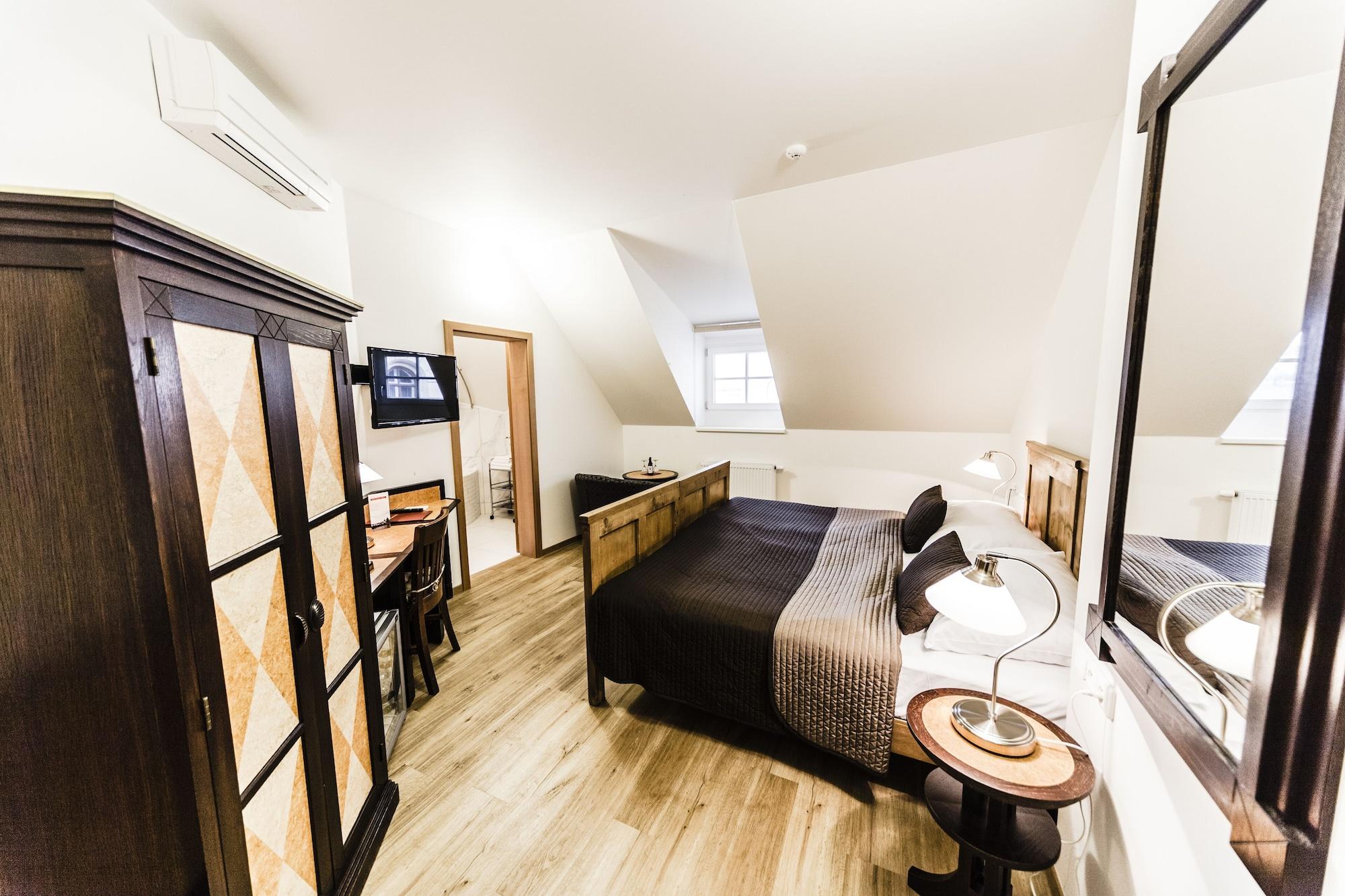 Archibald At The Charles Bridge Hotel 4*